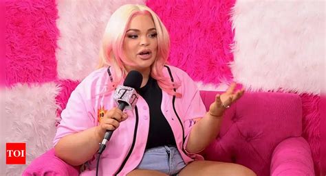 trisha paytas age|Trisha Paytas Makes Her Saturday Night Live Debut。